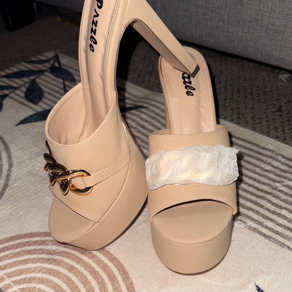 Women's Tan Platform Heels with Gold Chain